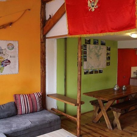 Hostel Hikers Den 자블야크 외부 사진