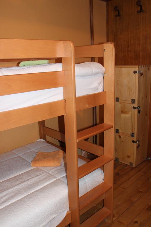 Hostel Hikers Den 자블야크 객실 사진