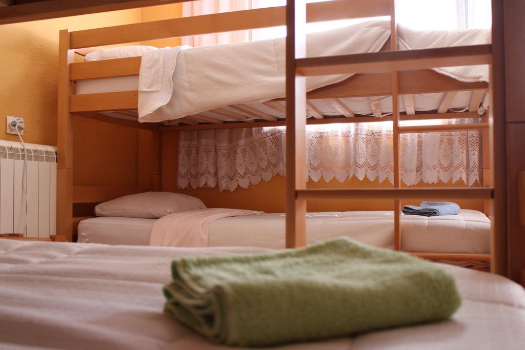 Hostel Hikers Den 자블야크 객실 사진