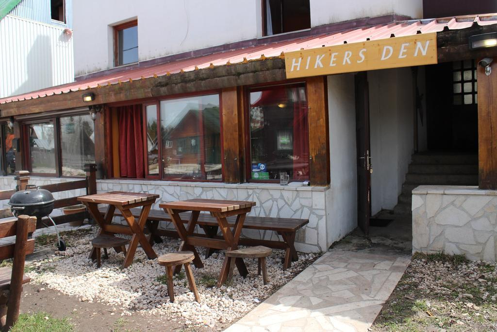 Hostel Hikers Den 자블야크 외부 사진